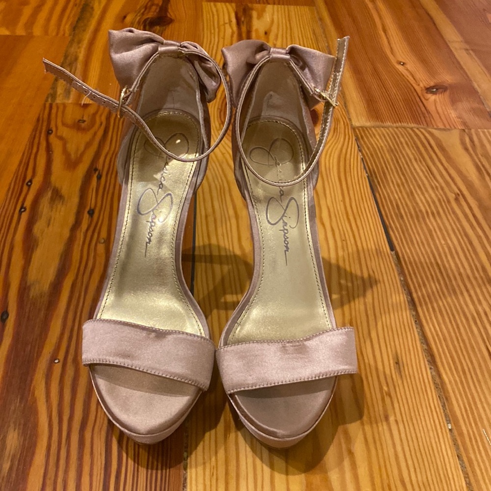 Jessica Simpson light blush heels 7.5